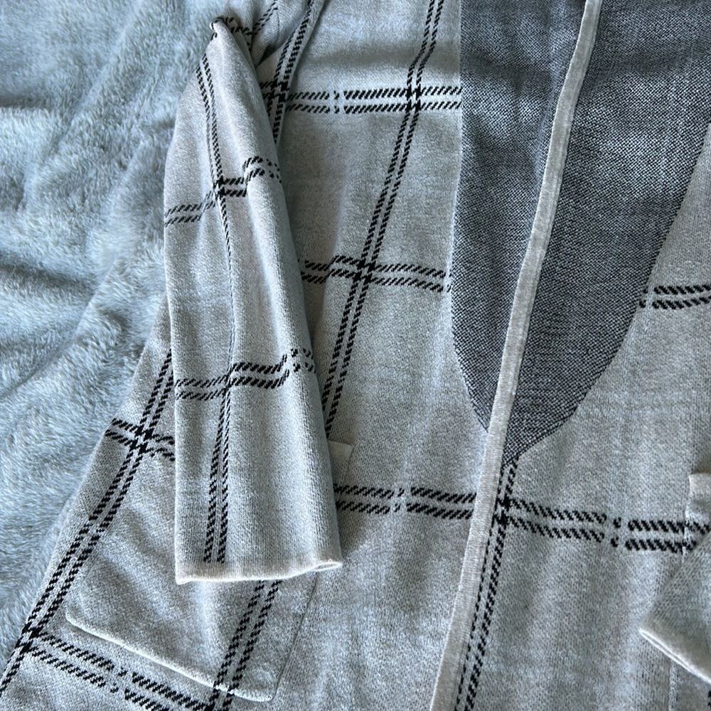 Loft Premium Patterned Cardigan (Women's Small) - Picture 3 of 6